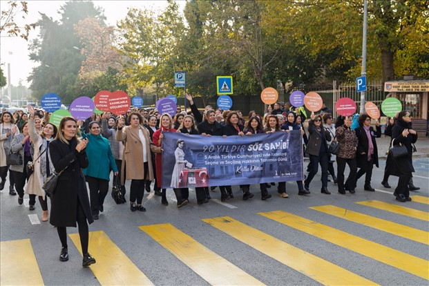 İzmir’in “seçilmiş kadınları” sahada